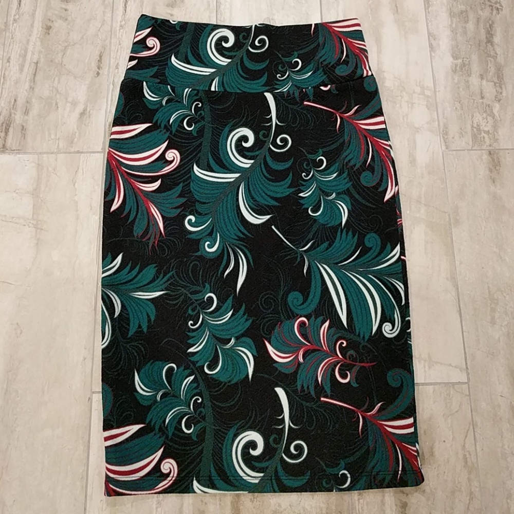 XS Lularoe Cassie, feathers